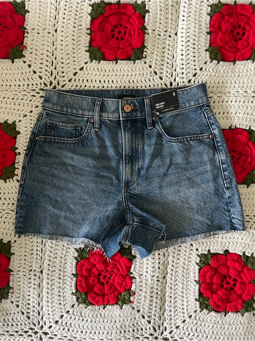 Express Mom Short High Rise Size 4 NWT